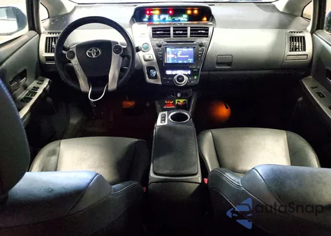 2013 Toyota Prius V z USA, uszkodzony, nr VIN JTDZN3EU1D3273765